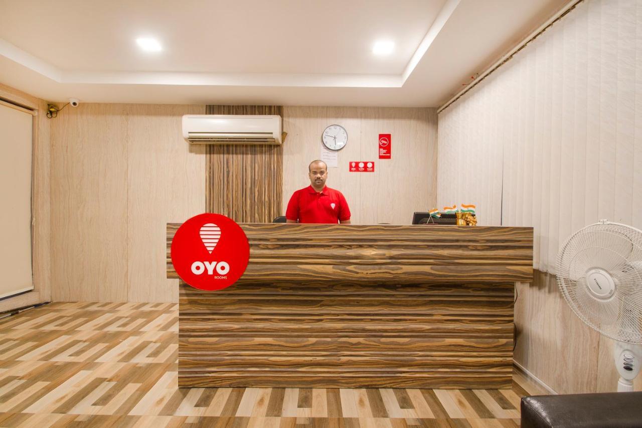 Vaccinated Staff - Oyo 11400 The Down Town Suites Haidarábád Kültér fotó