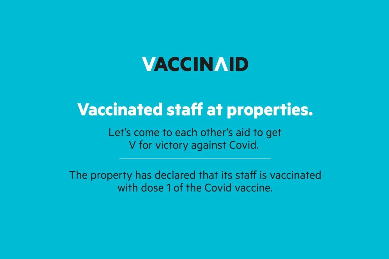 Vaccinated Staff - Oyo 11400 The Down Town Suites Haidarábád Kültér fotó